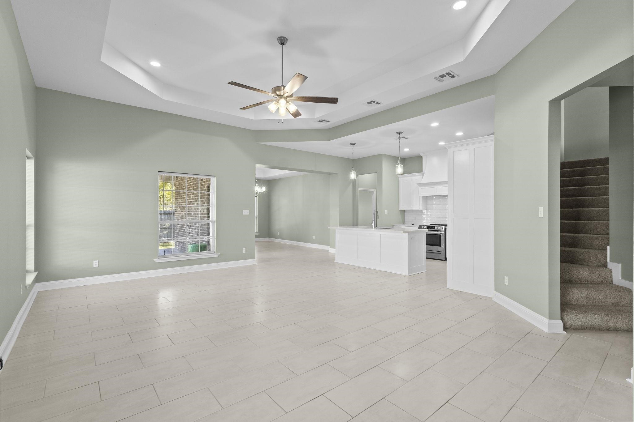 790 Bridgeview Street Bridge City, TX 77611 - Photo 4 of 31 a view of an empty room with a window