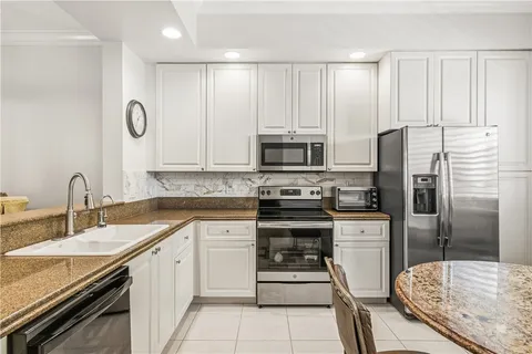 $392,000 | 19 Harbour Isle Drive West, Unit 305, Hutchinson Island, FL 34949