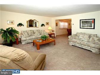 670 Vernon Road Springfield, PA 19064 - Photo 2 of 12 Living Room