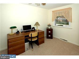 670 Vernon Road Springfield, PA 19064 - Photo 8 of 12 Bedroom 2