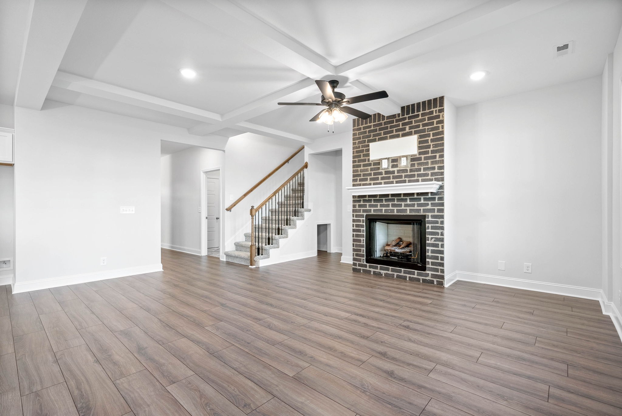 282 Elwell Road Clarksville, TN 37042 - Photo 8 of 33 Gallery Image 8