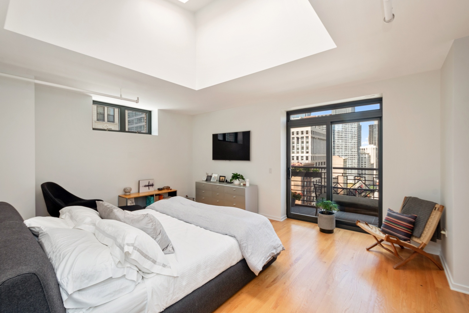 6 East Monroe Street, Unit 1601 Chicago, IL 60603 - Photo 6 of 10
