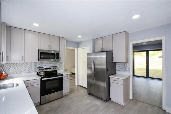 $2,600 | 643 Navarre Drive, Stone Mountain, GA 30087