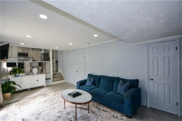 $2,600 | 643 Navarre Drive, Stone Mountain, GA 30087