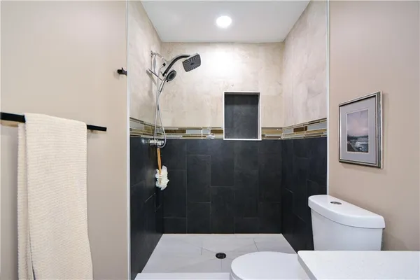 $2,600 | 643 Navarre Drive, Stone Mountain, GA 30087