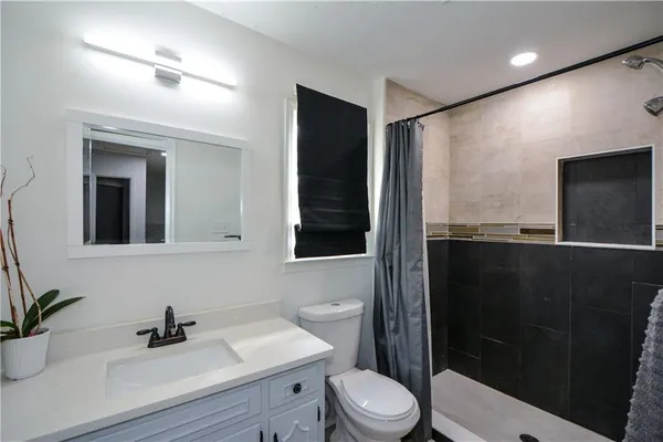 $2,600 | 643 Navarre Drive, Stone Mountain, GA 30087