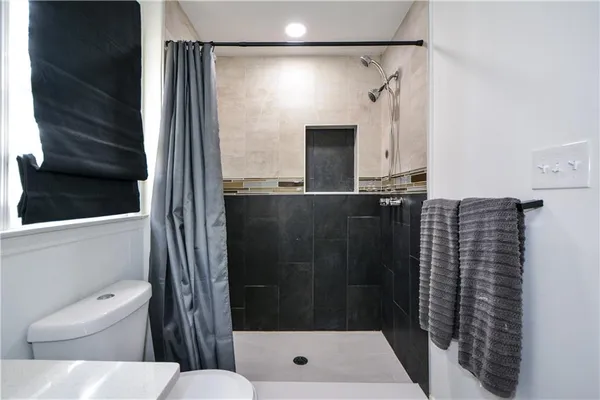 $2,600 | 643 Navarre Drive, Stone Mountain, GA 30087