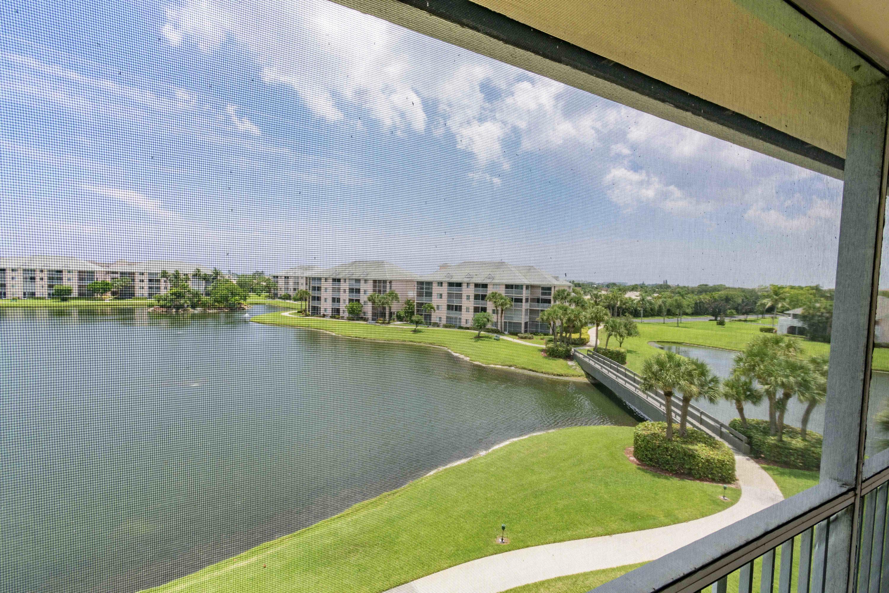 353 Highway 1, Unit F407 Jupiter, FL 33477 - Photo 19 of 30 a view of a lake from a balcony