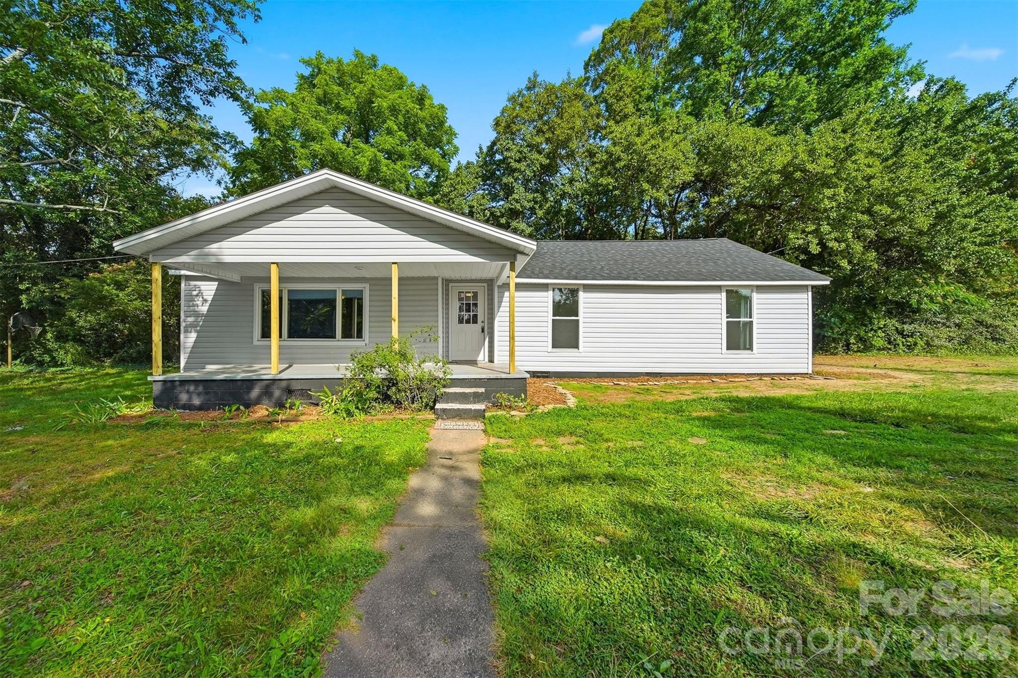 218 33rd Street Southwest Hickory, NC 28602 - Photo 2 of 26