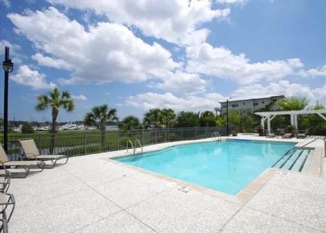 $4,800 | 10 Marina Drive, Unit 314, St. Simons Island, GA 31522