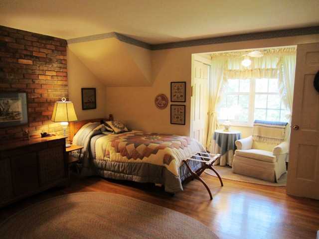 240 Erie Road Columbus, OH 43214 - Photo 13 of 21 Gallery Image 13