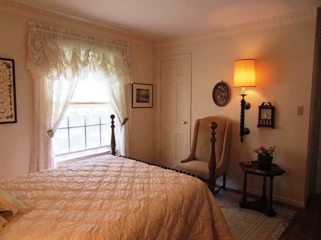 240 Erie Road Columbus, OH 43214 - Photo 7 of 21 Gallery Image 7