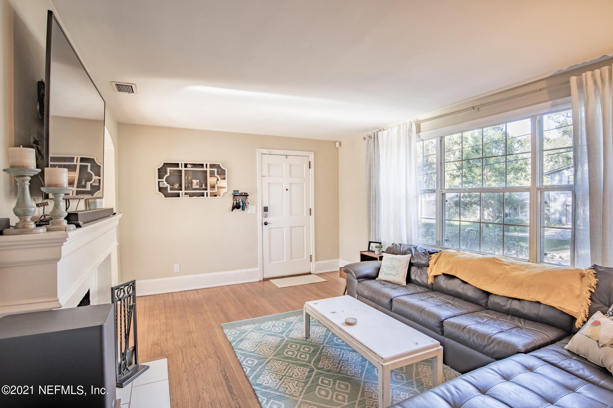 1256 Glengarry Road Jacksonville, FL 32207 - Photo 6 of 36 IMG_7336-HDR
