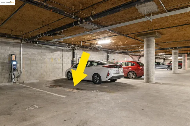 a view of a parking area