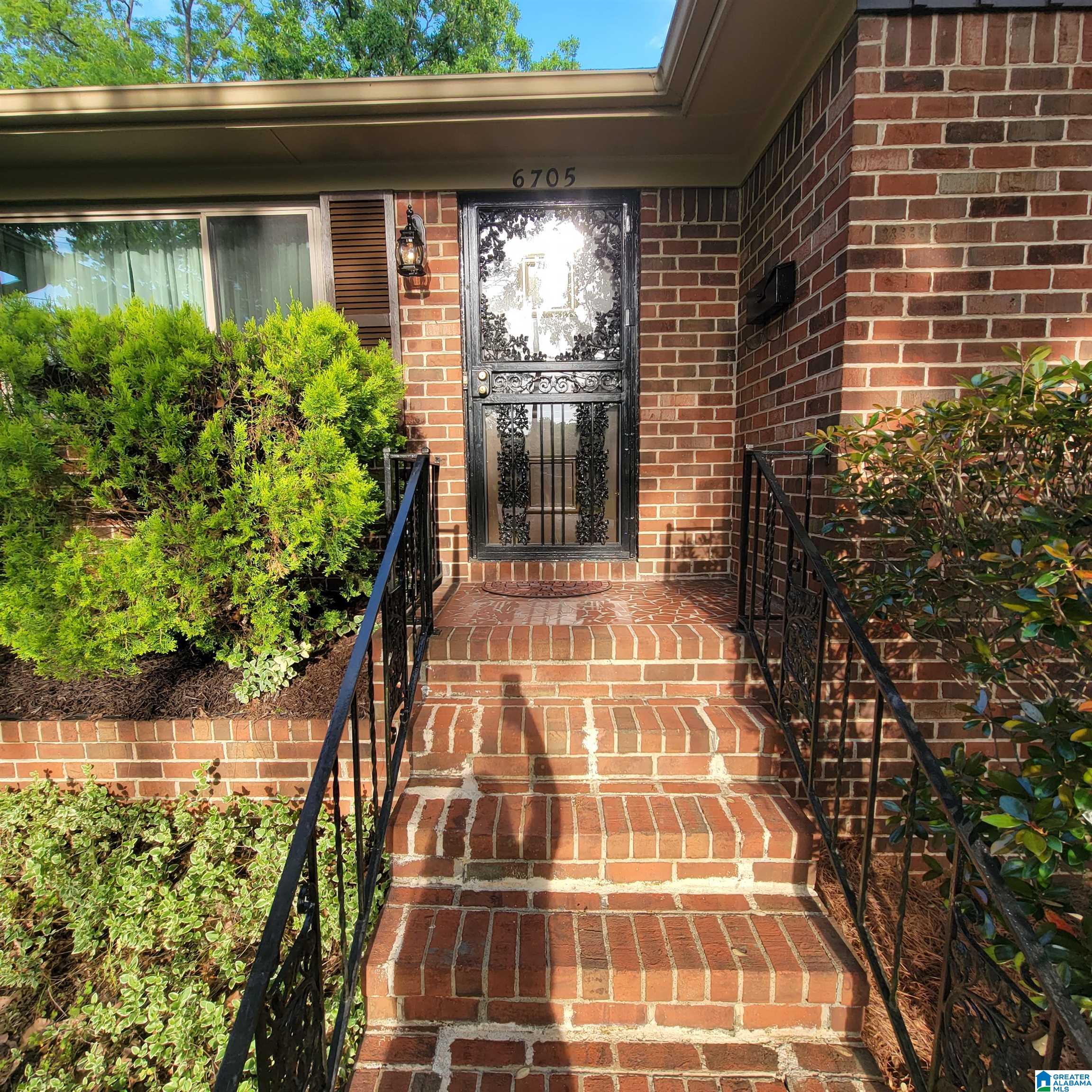 6705 Seminole Circle Fairfield, AL 35064 - Photo 2 of 43