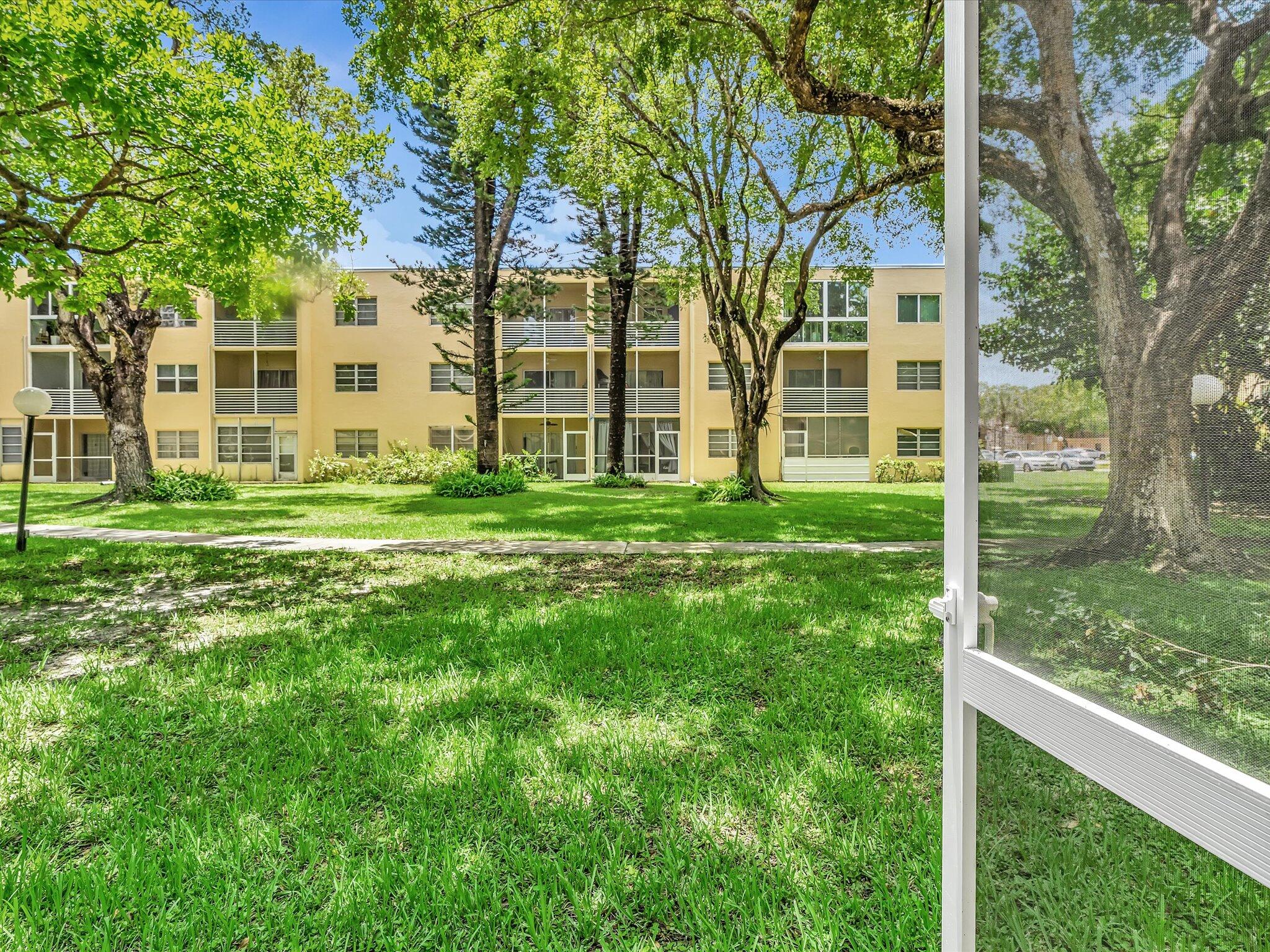 100 Ashbury Road, Unit 103 Hollywood, FL 33024 - Photo 35 of 39 23-FPP00116