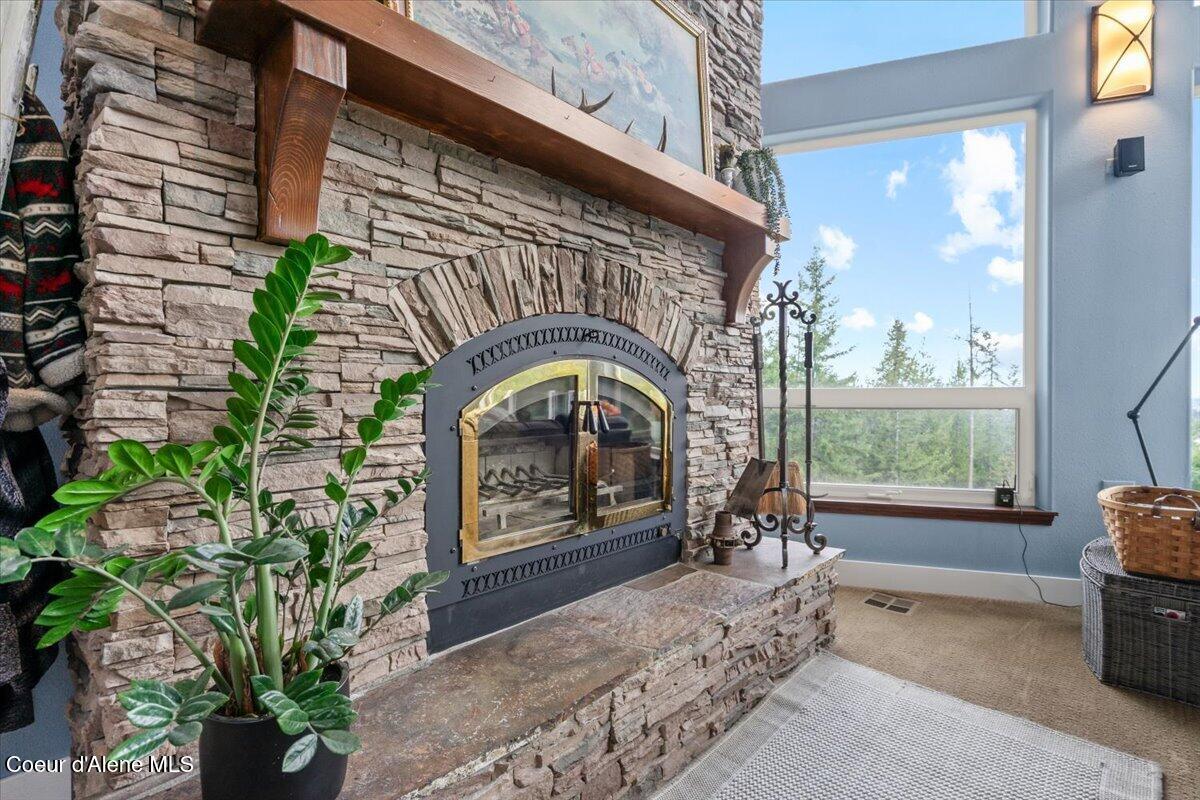 4177 East Eagles Mere Road Harrison, ID 83833 - Photo 23 of 100 22-Living Room
