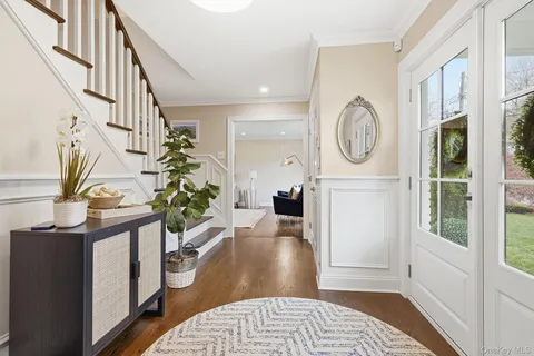 $2,595,000 | 12 Canterbury Road South, Harrison, NY 10528