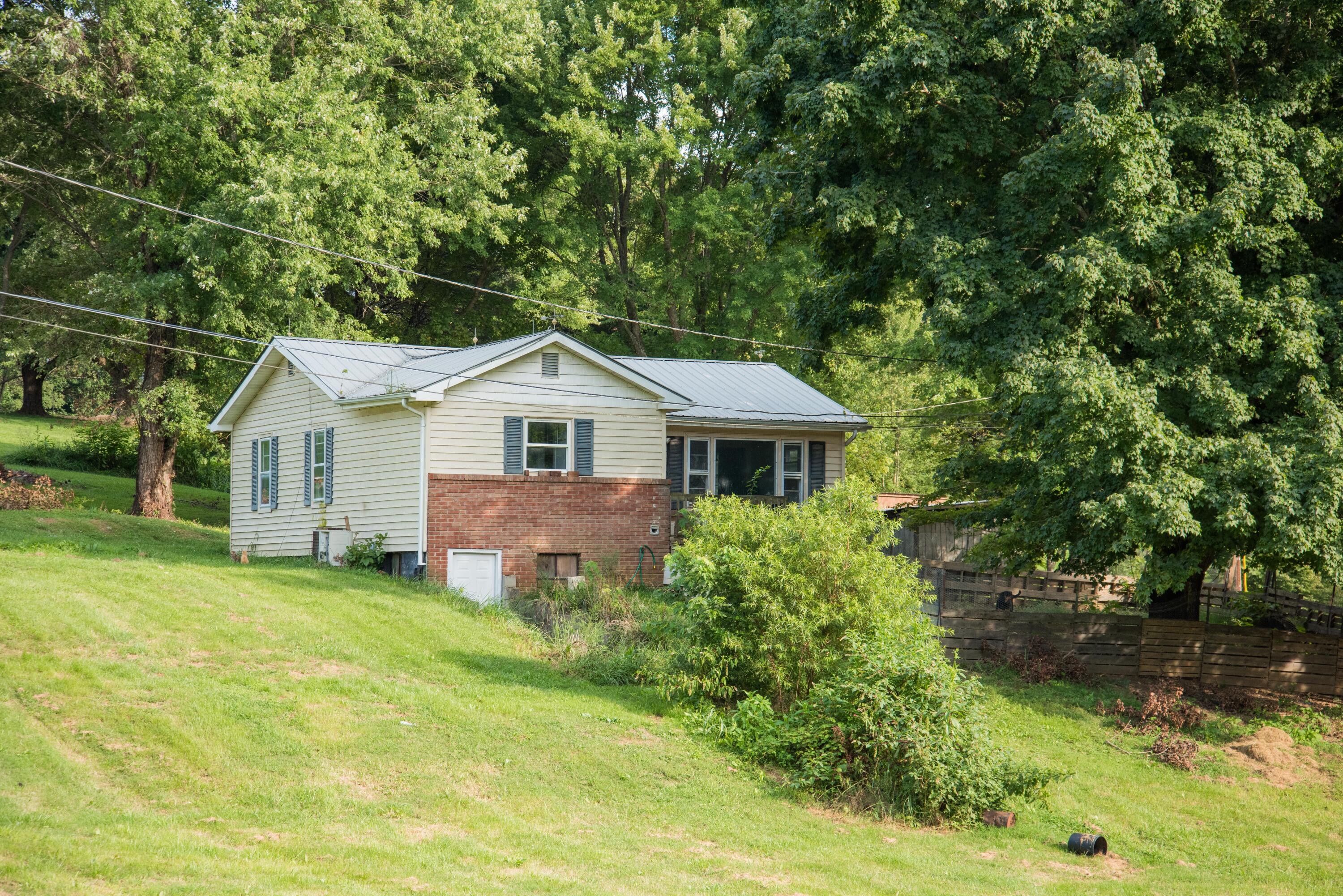 5520 Old Stage Road Chuckey, TN 37641 - Photo 3 of 23 DSC_9357