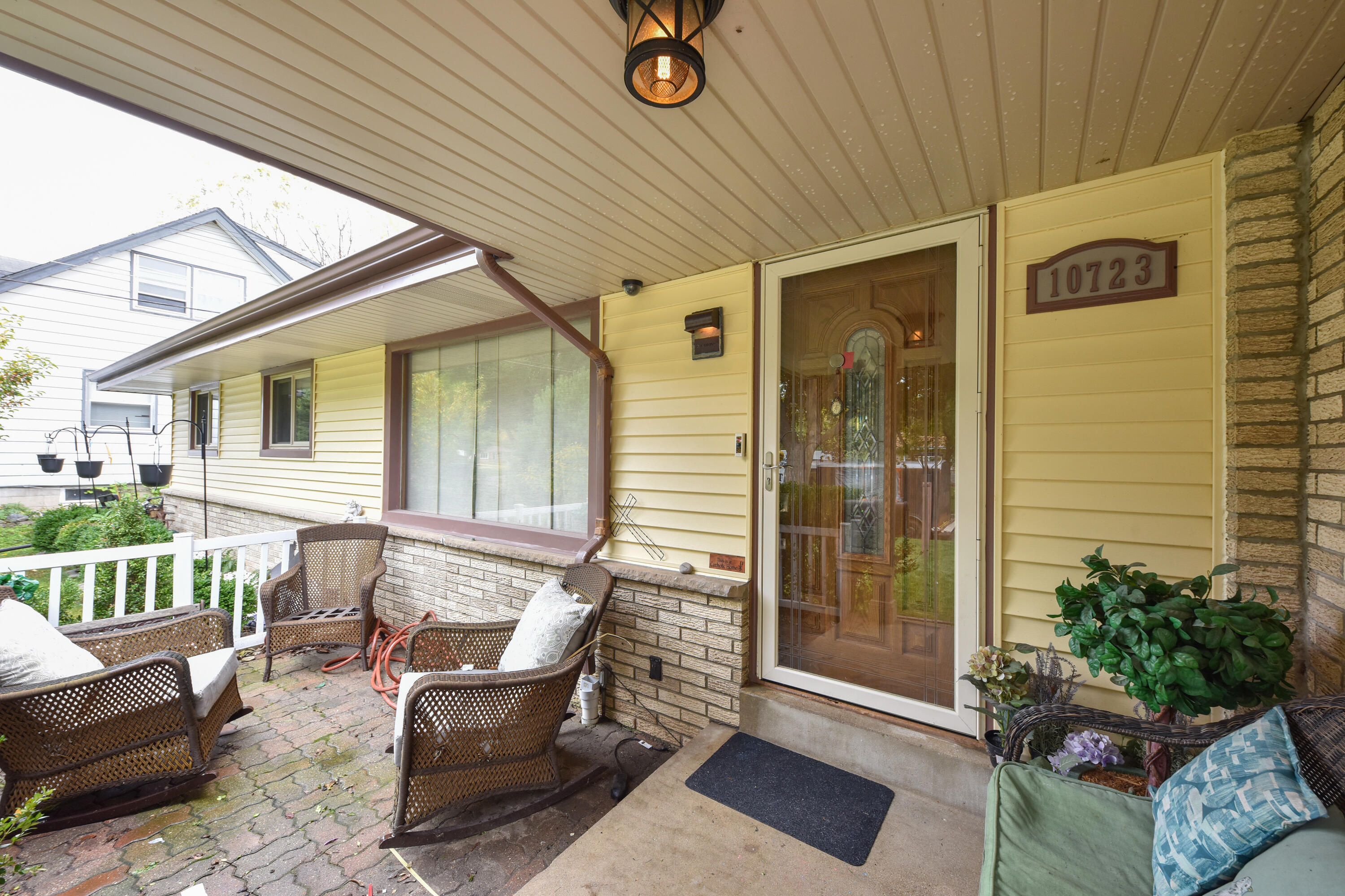 10723 West Rohr Avenue Milwaukee, WI 53225 - Photo 2 of 32 Front Entry