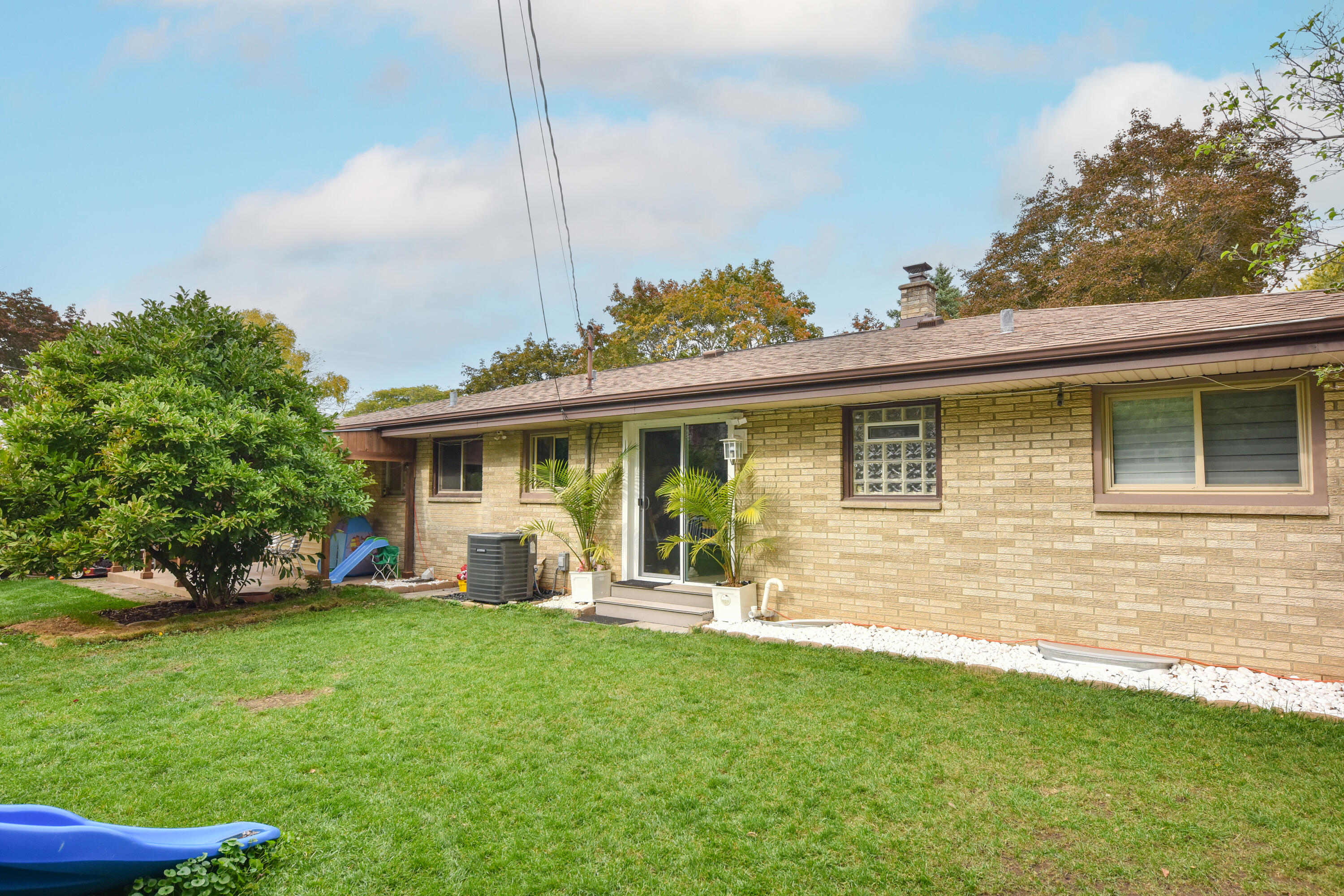 10723 West Rohr Avenue Milwaukee, WI 53225 - Photo 27 of 32 Exterior View