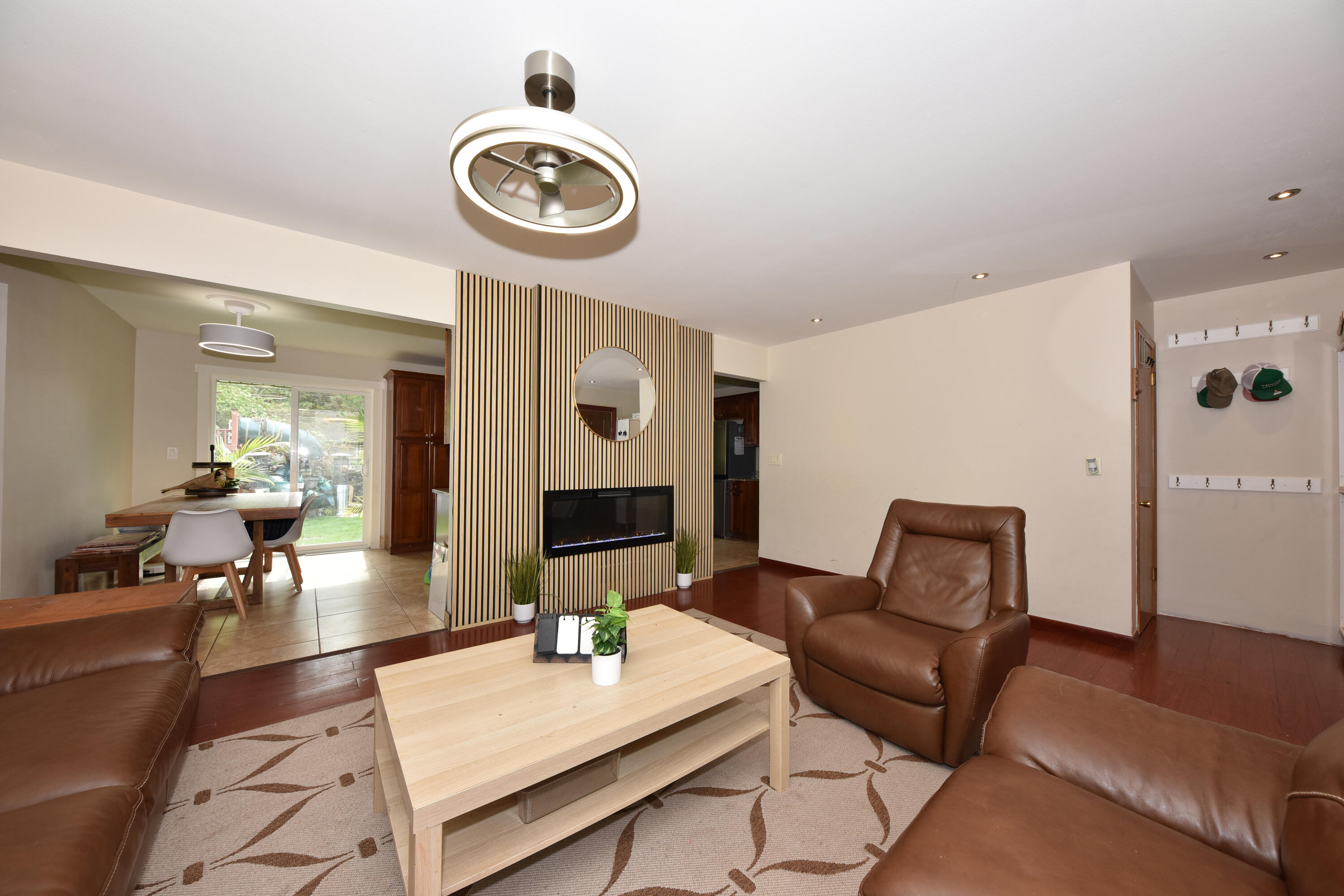 10723 West Rohr Avenue Milwaukee, WI 53225 - Photo 3 of 32 Living Room