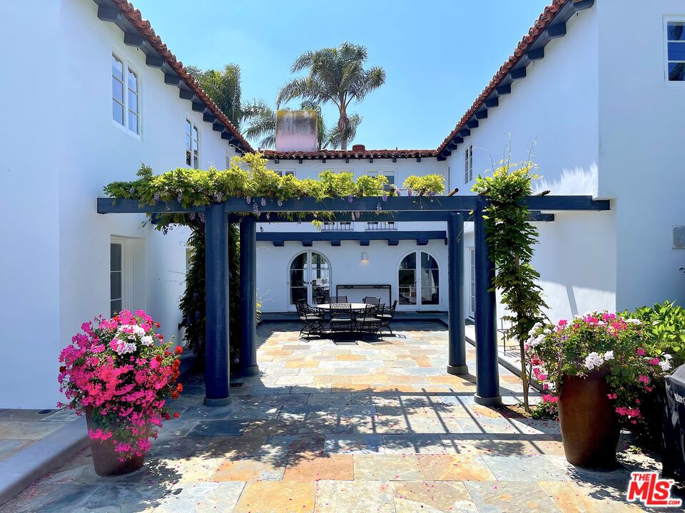 710 Walden Drive Beverly Hills, CA 90210 - Photo 20 of 20 a front view of a house