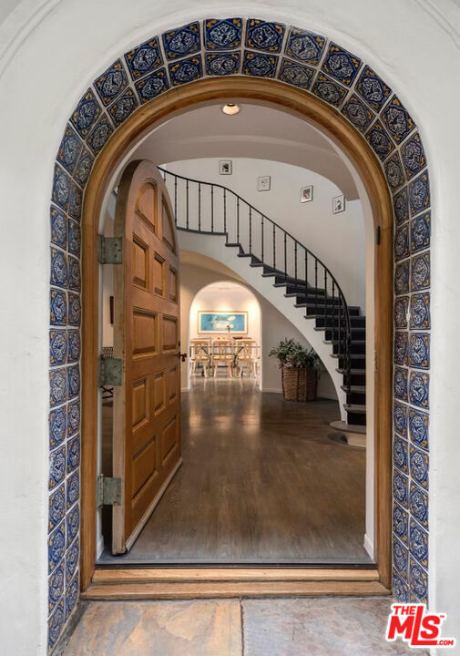 710 Walden Drive Beverly Hills, CA 90210 - Photo 4 of 20 a view of with entryway