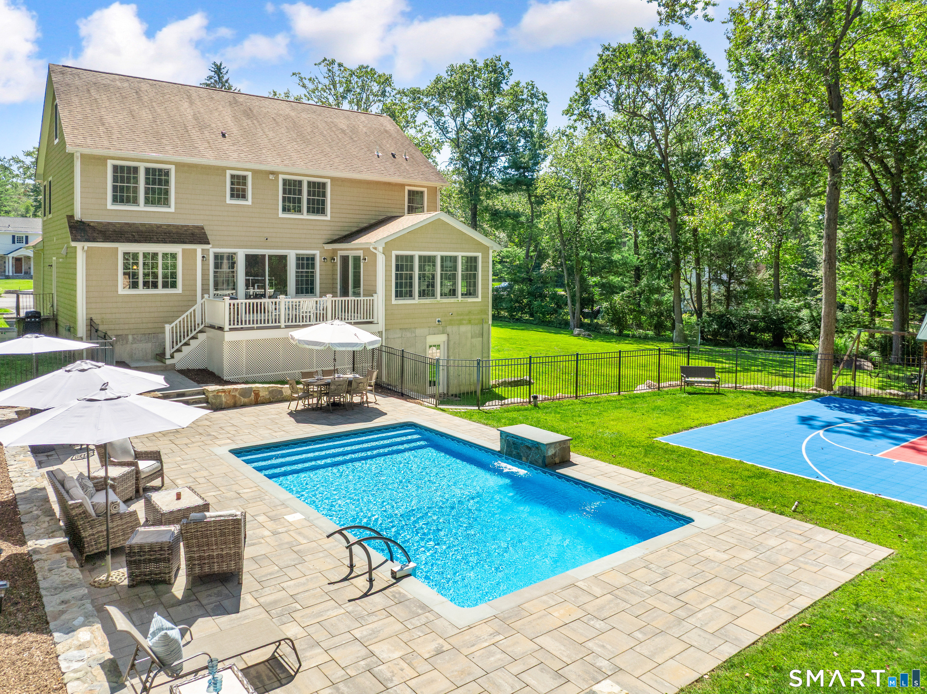 47 Summit Ridge Road Stamford, CT 06902 - Photo 38 of 40 Gallery Image 38