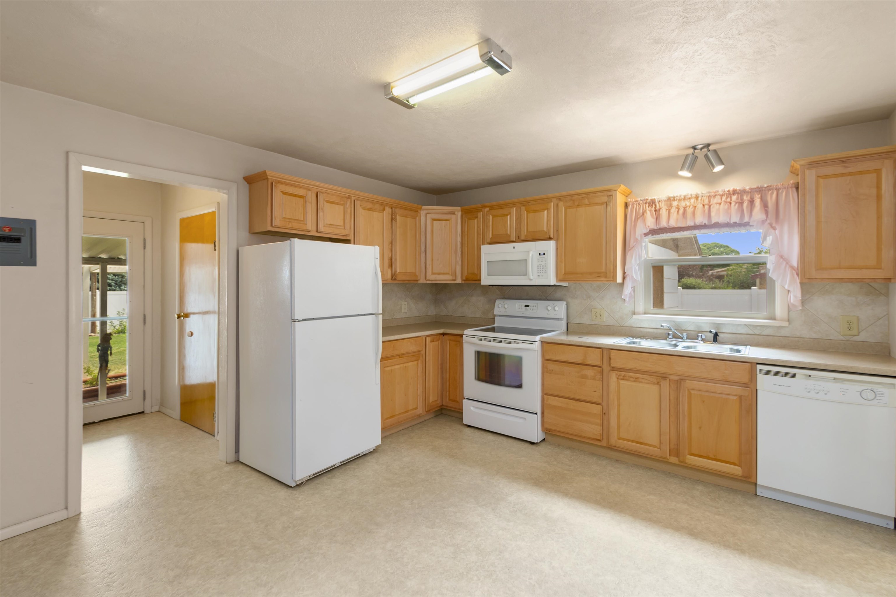 197 1/2 Edlun Road Grand Junction, CO 81503 - Photo 5 of 34 Gallery Image 5