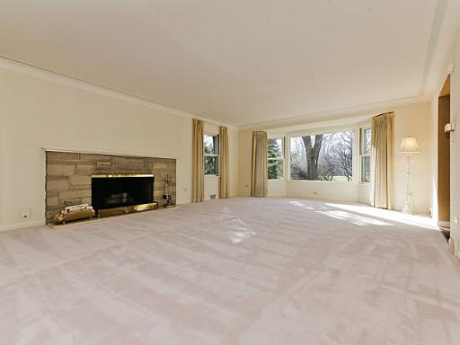 1985 Valley View Road Northfield, IL 60093 - Photo 3 of 16
