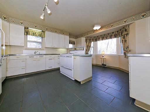1985 Valley View Road Northfield, IL 60093 - Photo 5 of 16