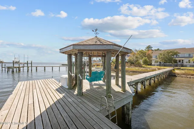 $1,298,000 | 1202 Neuse Drive, Oriental, NC 28571