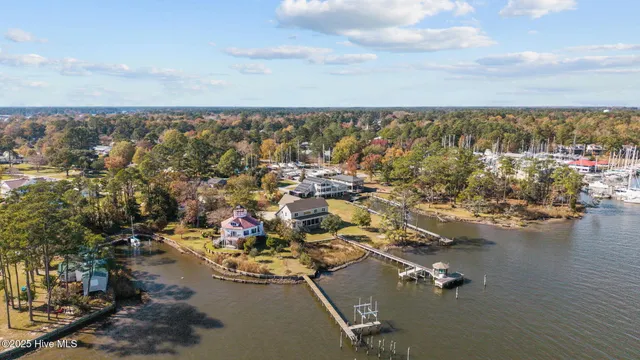 $1,298,000 | 1202 Neuse Drive, Oriental, NC 28571