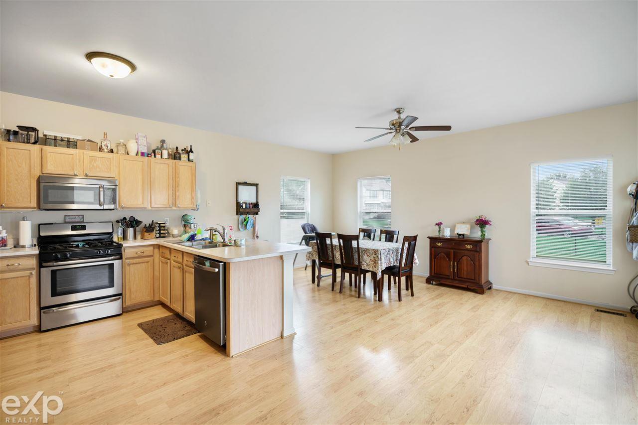 51845 Rivard Road New Baltimore, MI 48047 - Photo 6 of 34