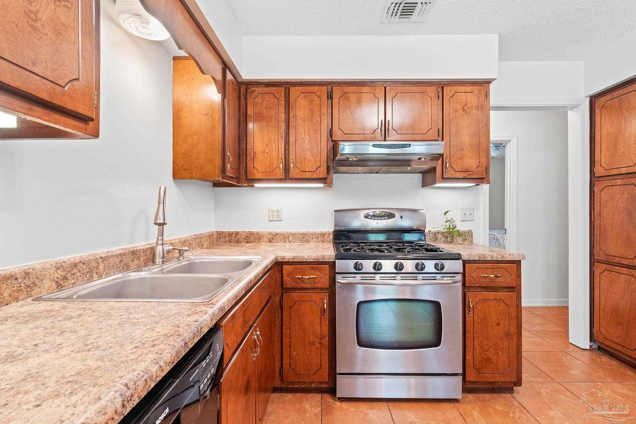 6143 Buckward Road Baker, FL 32531 - Photo 15 of 40