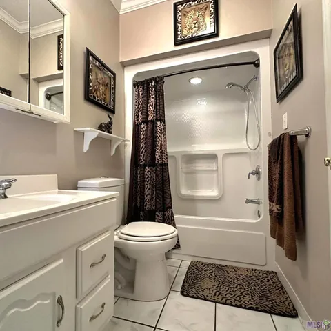 $329,000 | 919 Delmar Avenue, Bayou Vista, LA 70380