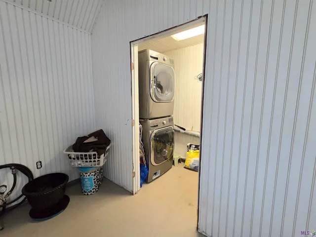 $329,000 | 919 Delmar Avenue, Bayou Vista, LA 70380