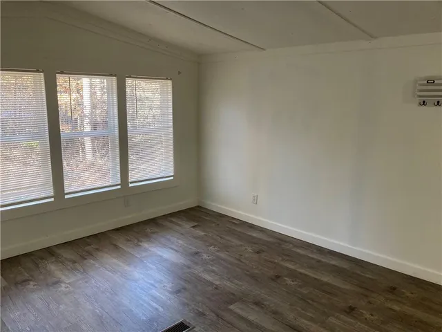 a close view of a bathtub in bathroom