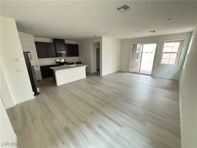 $2,395 | 2759 Biana Street, Henderson, NV 89044