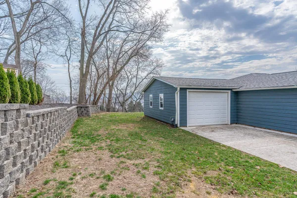 $324,900 | 3215 Garfield Street, Clinton, IA 52732