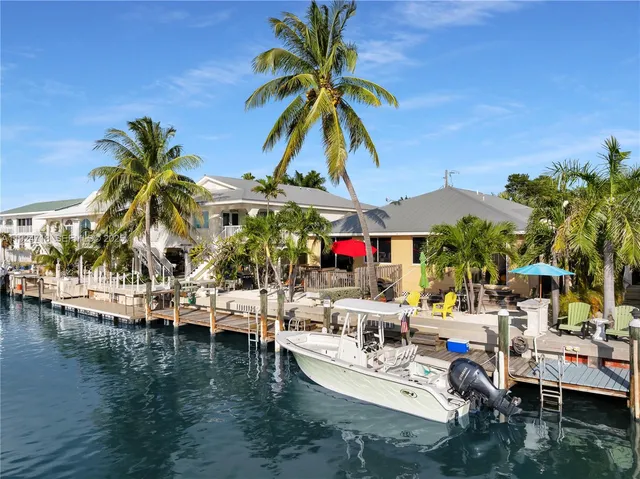 $1,948,000 | 461 3rd Street, Key Colony Beach, FL 33051