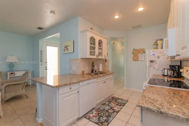 $1,948,000 | 461 3rd Street, Key Colony Beach, FL 33051