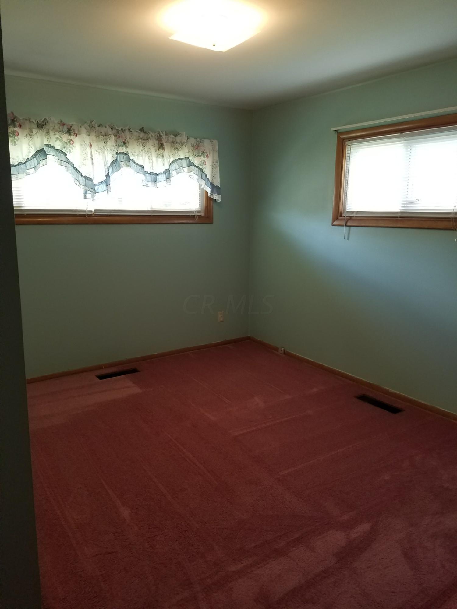 1592 Cunard Road Columbus, OH 43227 - Photo 6 of 18 Gallery Image 6