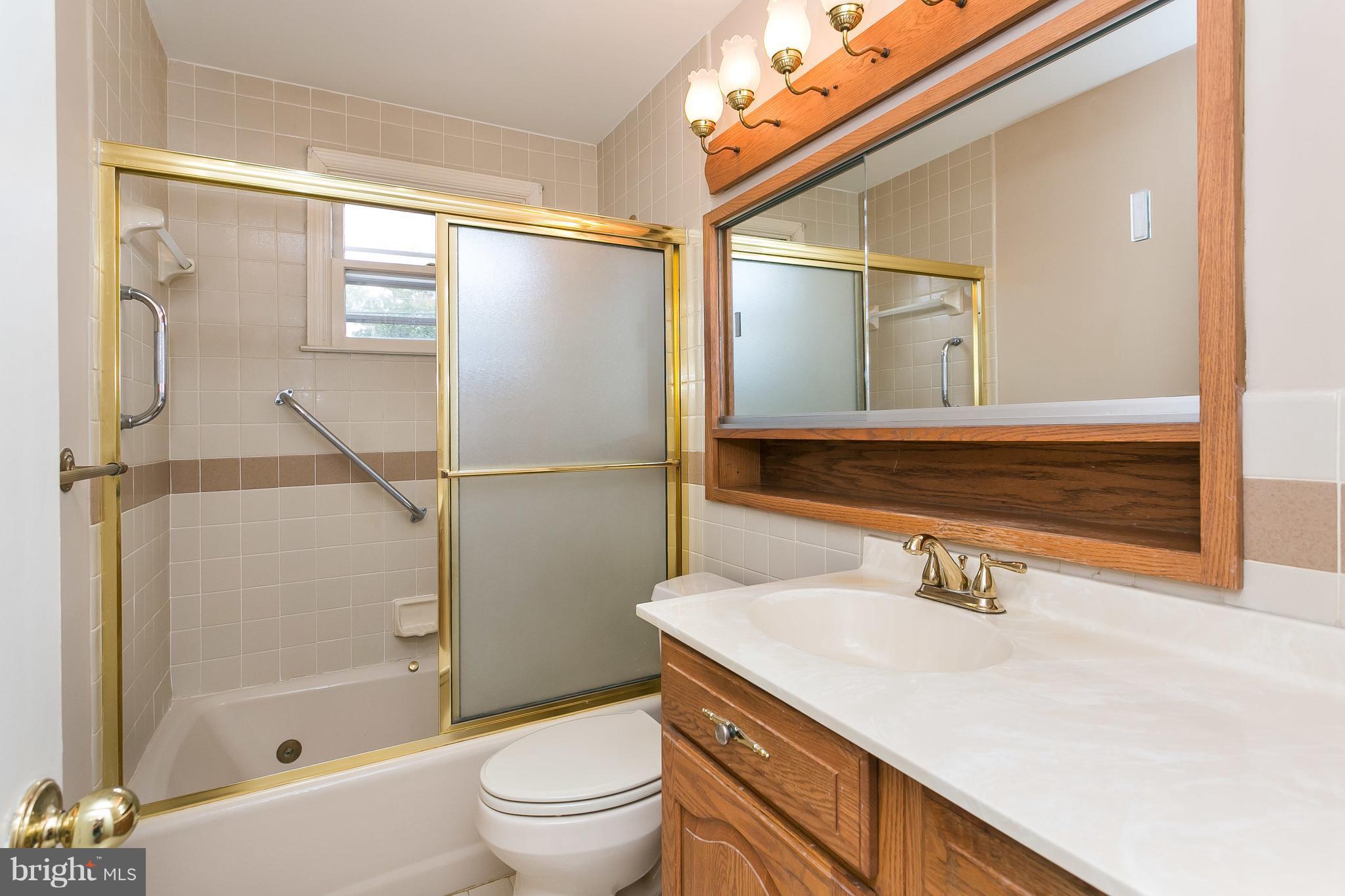 108 Ridgefield Road Lutherville-Timonium, MD 21093 - Photo 14 of 28 Bath