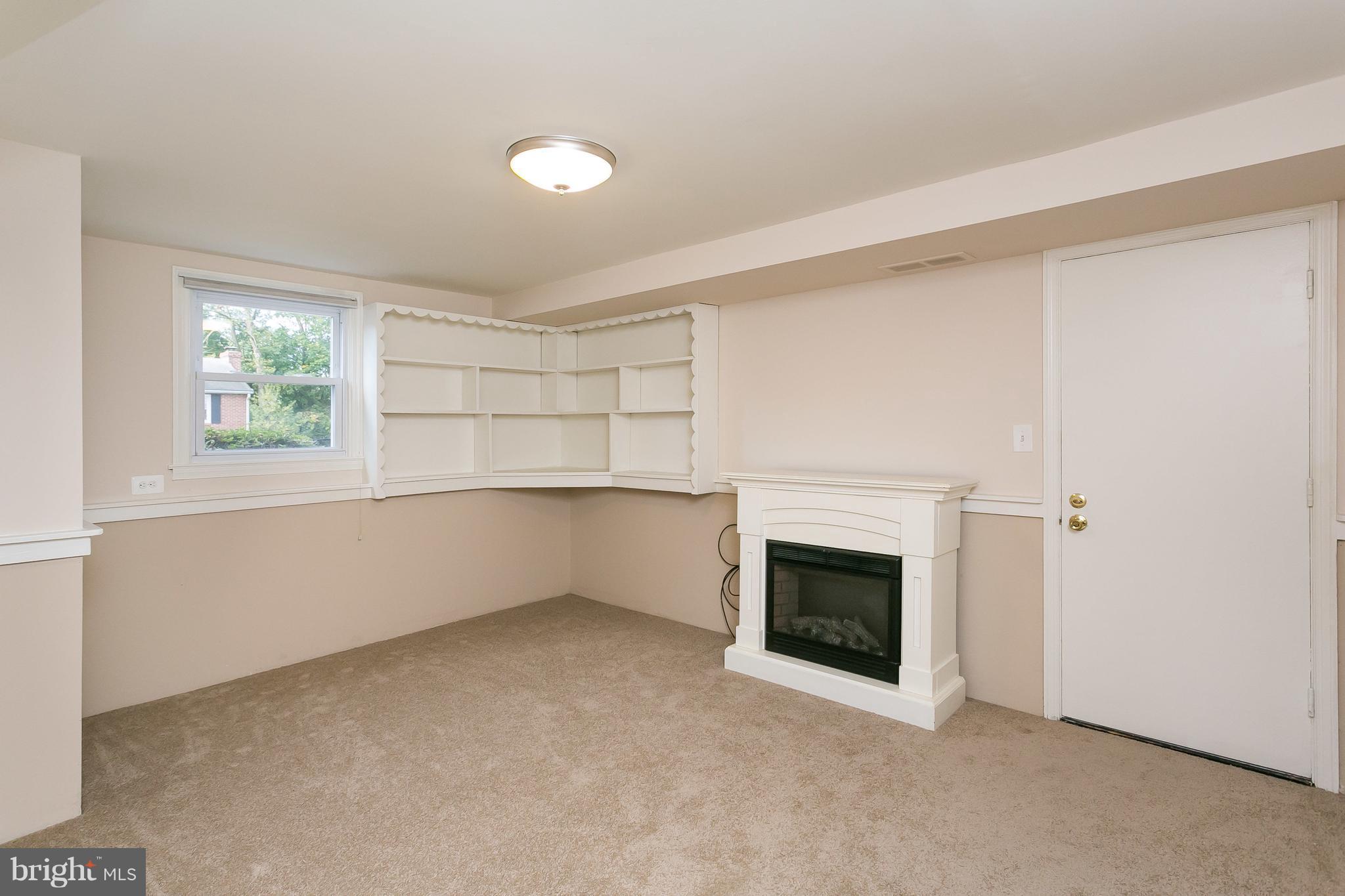 108 Ridgefield Road Lutherville-Timonium, MD 21093 - Photo 16 of 28 Family Room