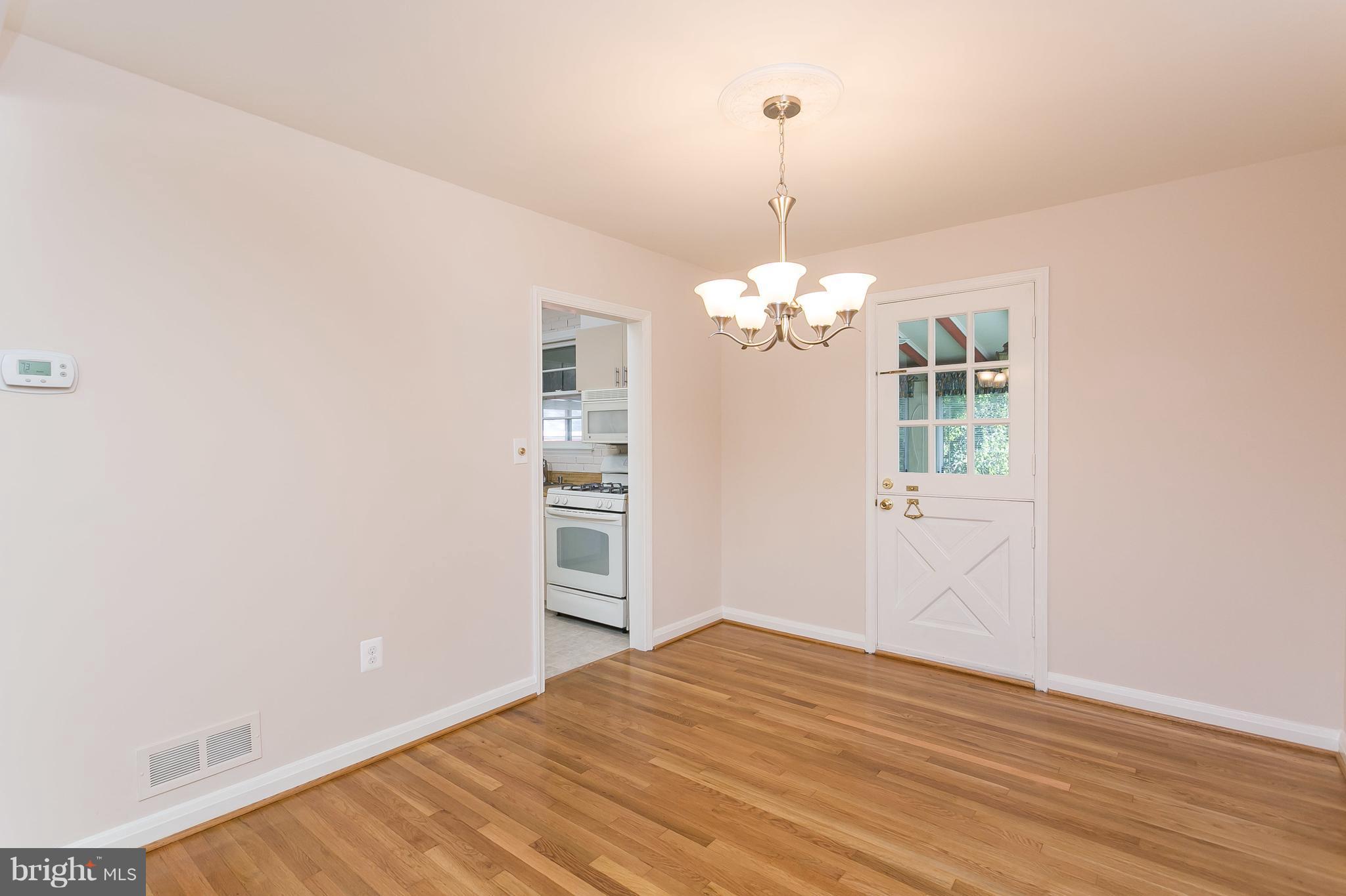 108 Ridgefield Road Lutherville-Timonium, MD 21093 - Photo 7 of 28 Living Room