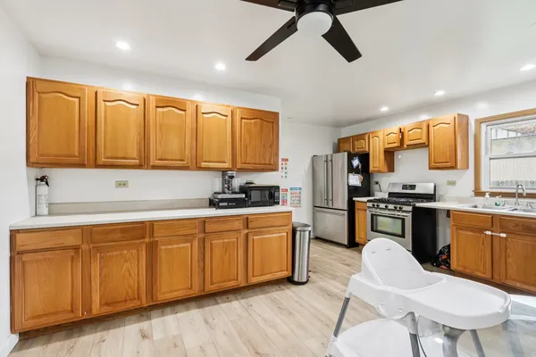 $249,000 | 905 South Martin Luther King Junior Avenue, Waukegan, IL 60085