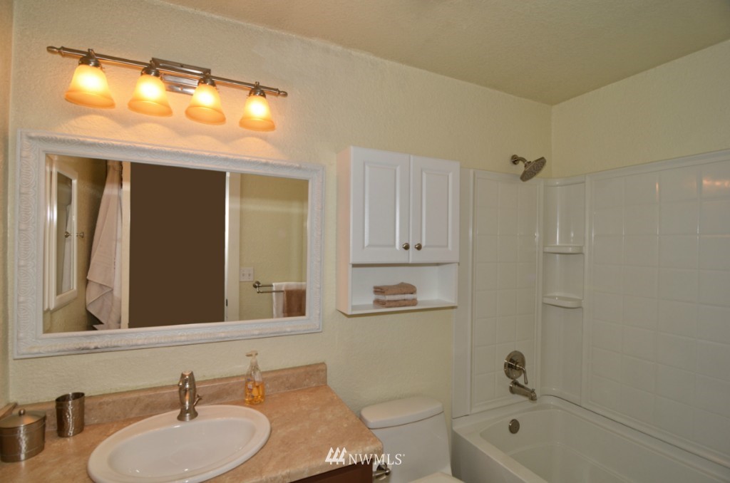 2702 175th Street Southeast Bothell, WA 98012 - Photo 8 of 13