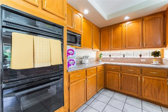 $699,999 | 7504 Heather Knoll Circle, Las Vegas, NV 89129